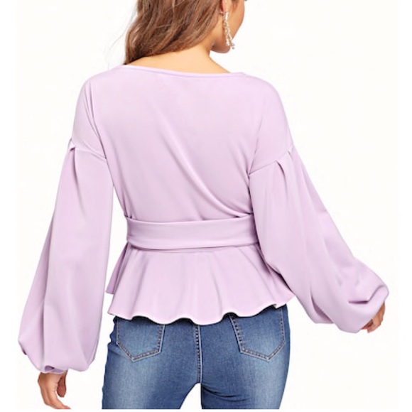 💐NWT Gorgeous Lilac Lantern Sleeve Peplum Blouse! - Picture 2 of 4